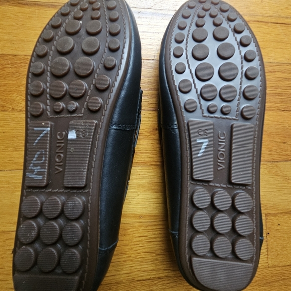 Vionic Black Moccasin-Style Loafers Flats - Picture 8 of 11